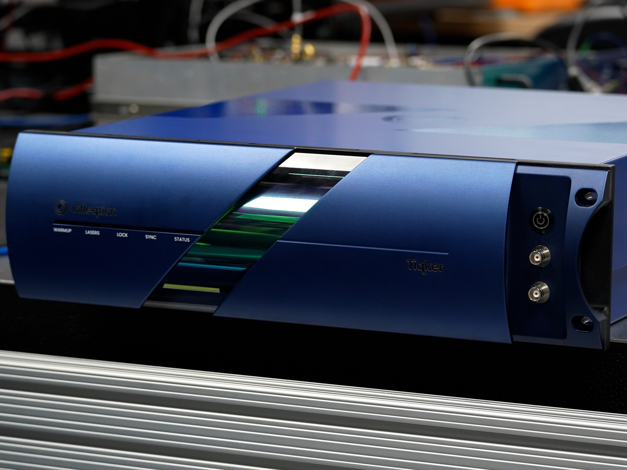 Tiqker optical atomic clock