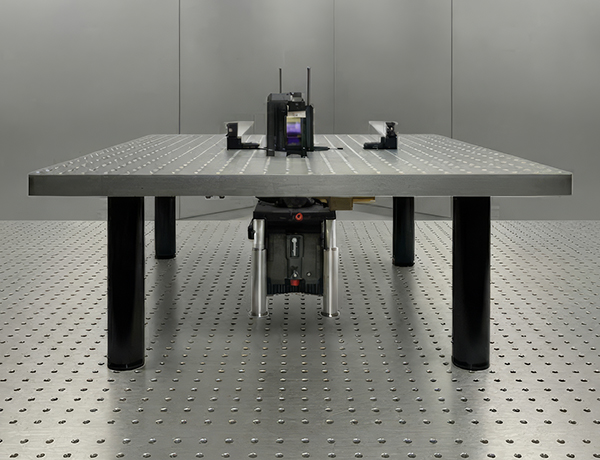 A doubleMOT system on an optical breadboard, in a quantum laboratory.